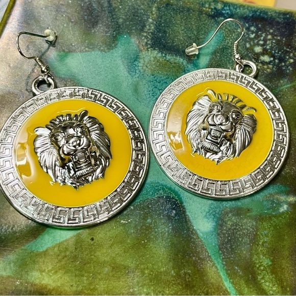 Yellow Silver Plated Lion Earrings with stainless Steel - Picture 2 of 9